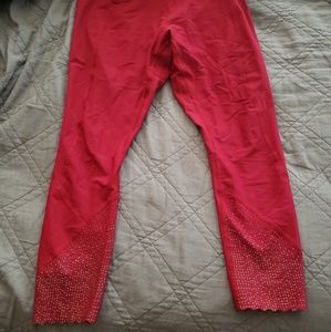 Lululemon Scalloped Bottom leggings